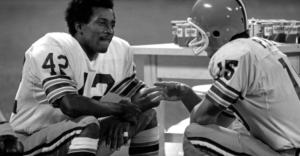 Cleveland Browns news: Reunion quelled, a legend talks, and QB silliness