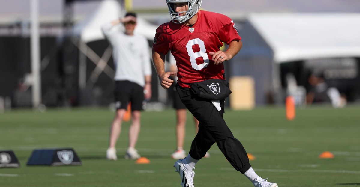 Raiders news: Kirk Cousins could help offensive line