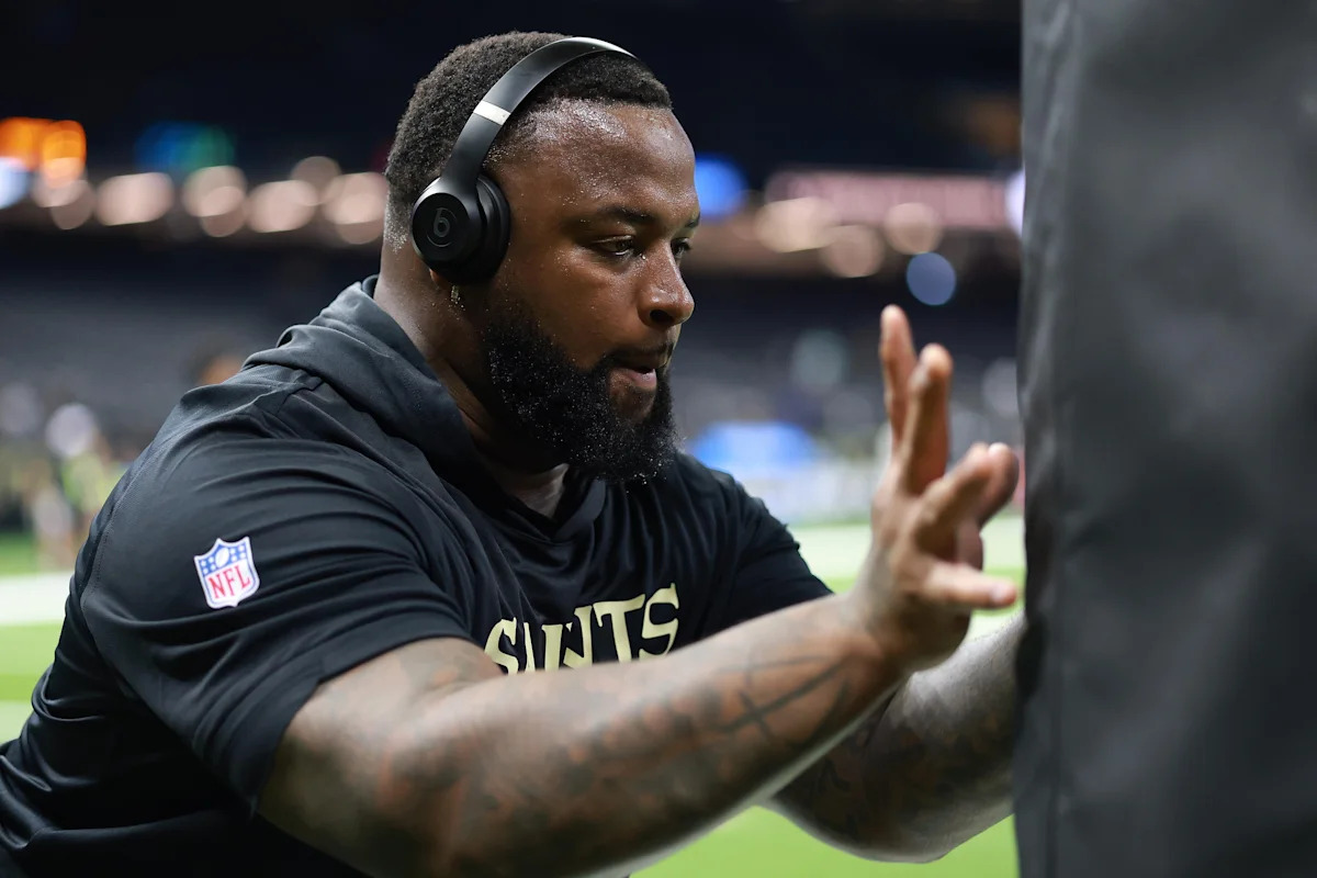 Saints DT Davon Godchaux leaves practice early