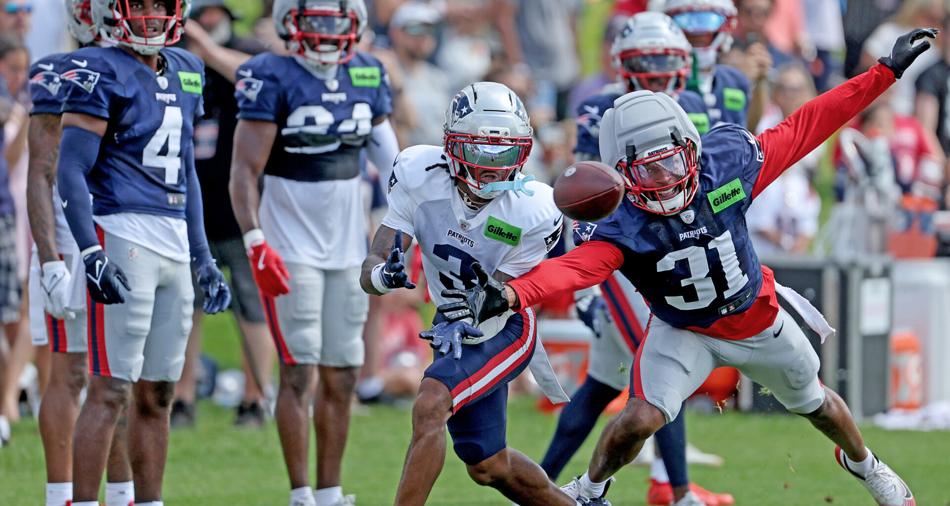 Patriots' offense, defense, Drake Maye fixing each others' tells