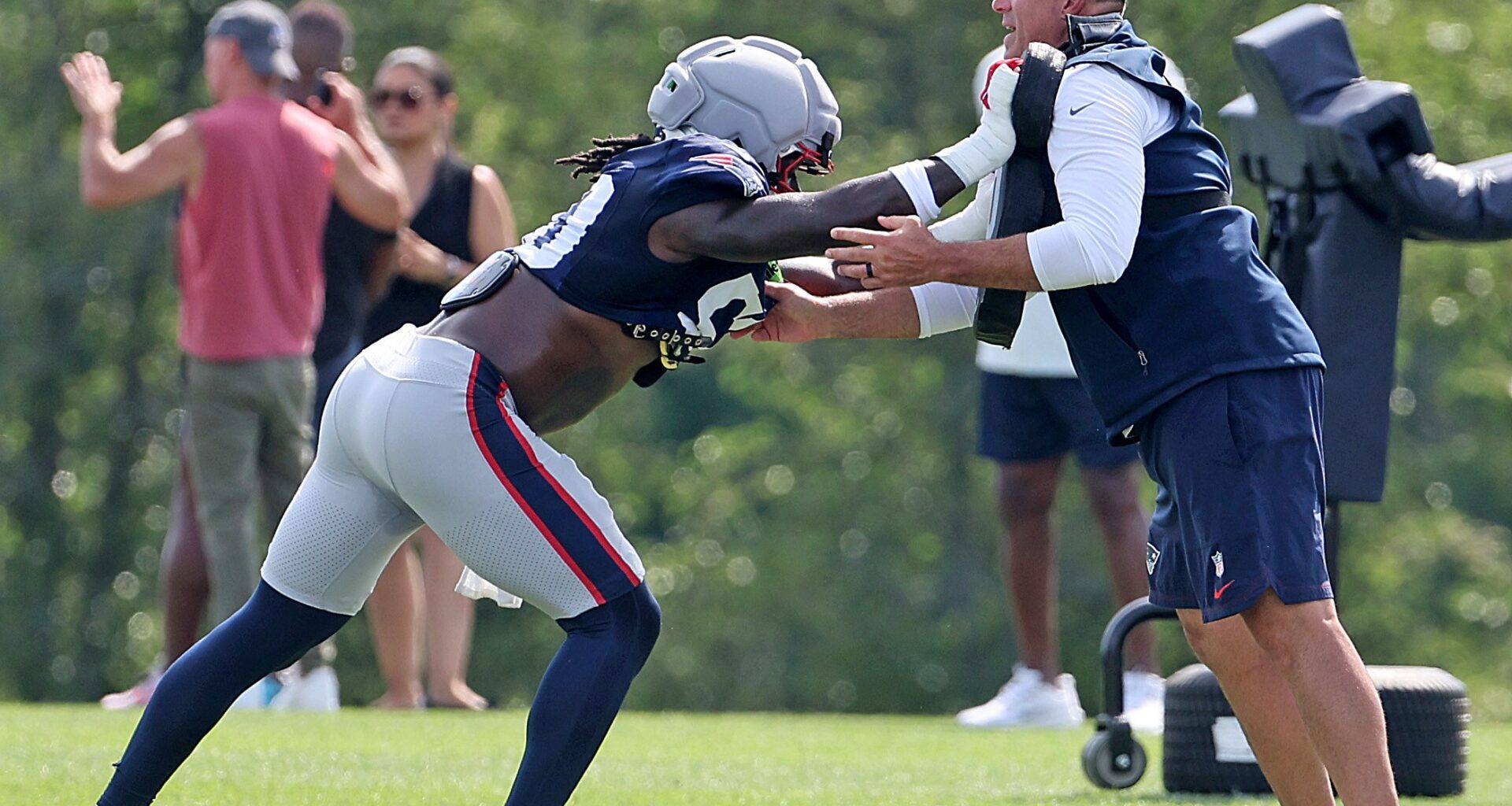 Why Patriots position coach provides good news about highly regarded rookie