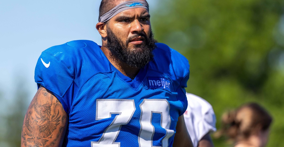 Detroit Lions options at center after Cade Mays’ injury
