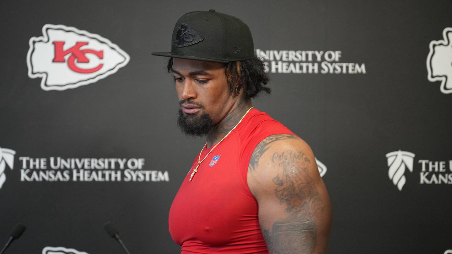 Chiefs Injury News: Chamarri Conner, Josh Simmons Outlooks for SNF vs. Colts