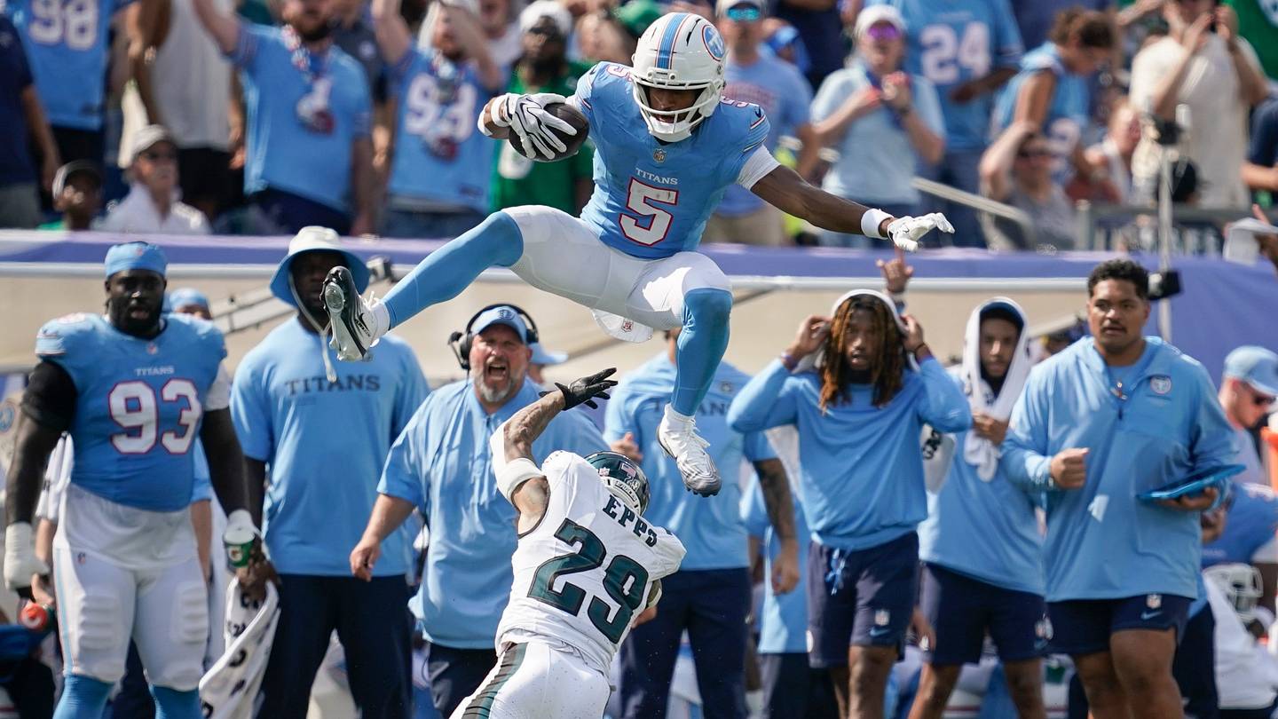 Titans Stock Report: 2 Players Falling and 2 Rising Following Eagles Defeat