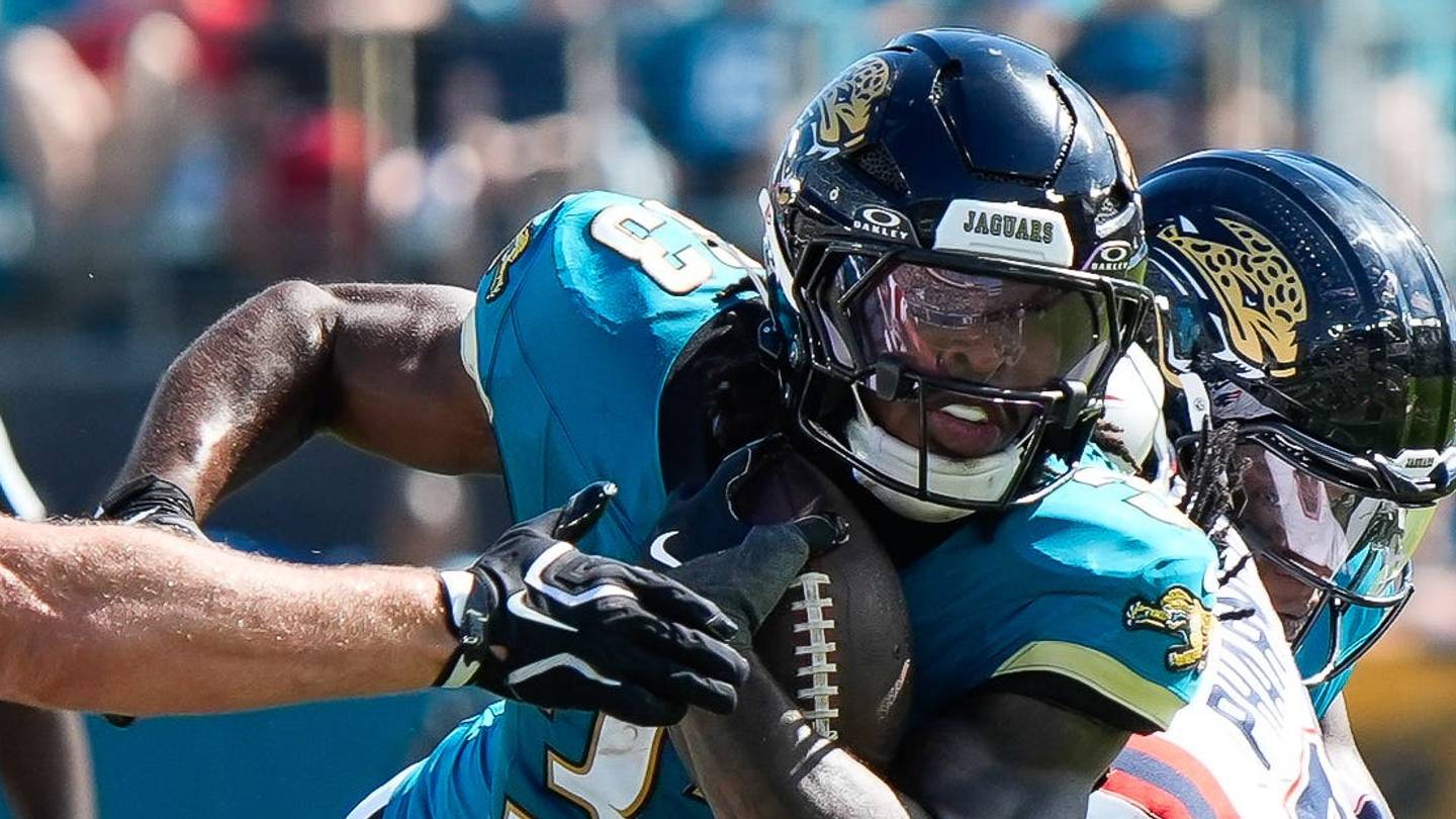 Jacksonville Jaguars running back Bhayshul Tuten (33) drives up field in the fourth quarter during an NFL football game at EverBank Stadium, Sunday, September 27, 2026, in Jacksonville, Fla.