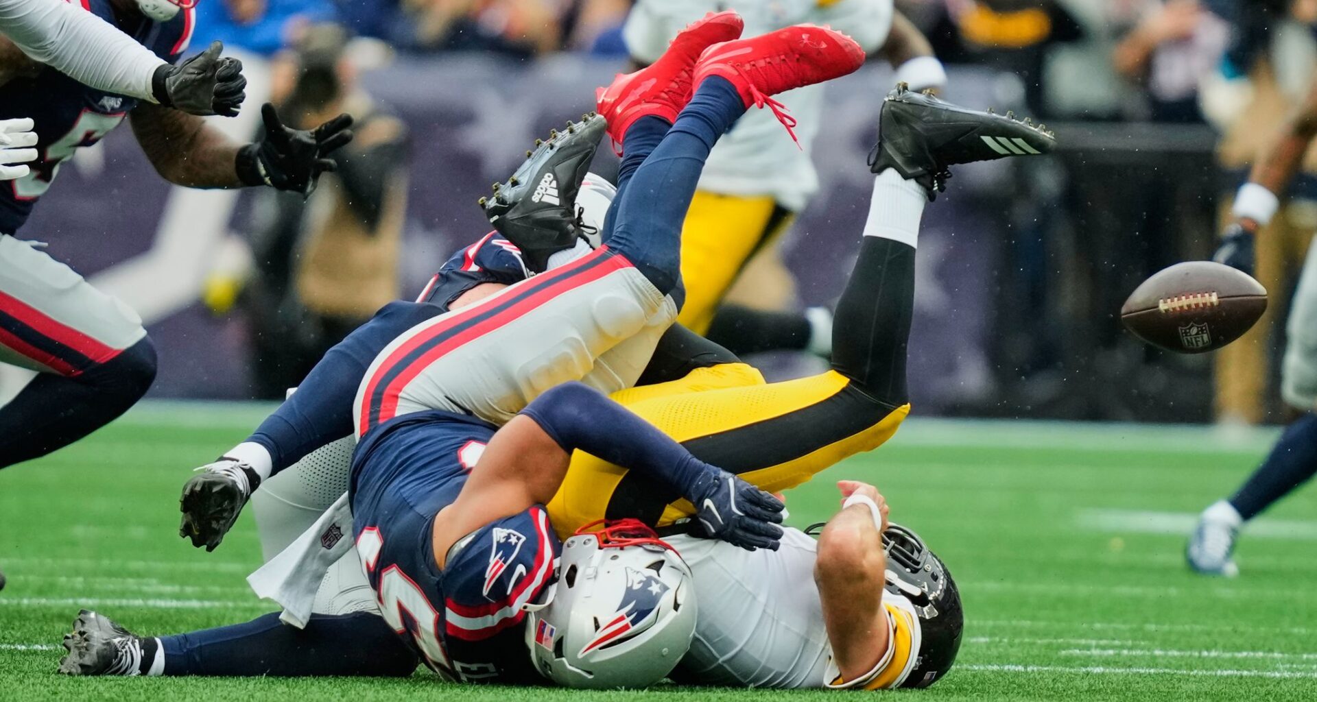 Steelers find themselves at an early season crossroads after a shaky performance in New England