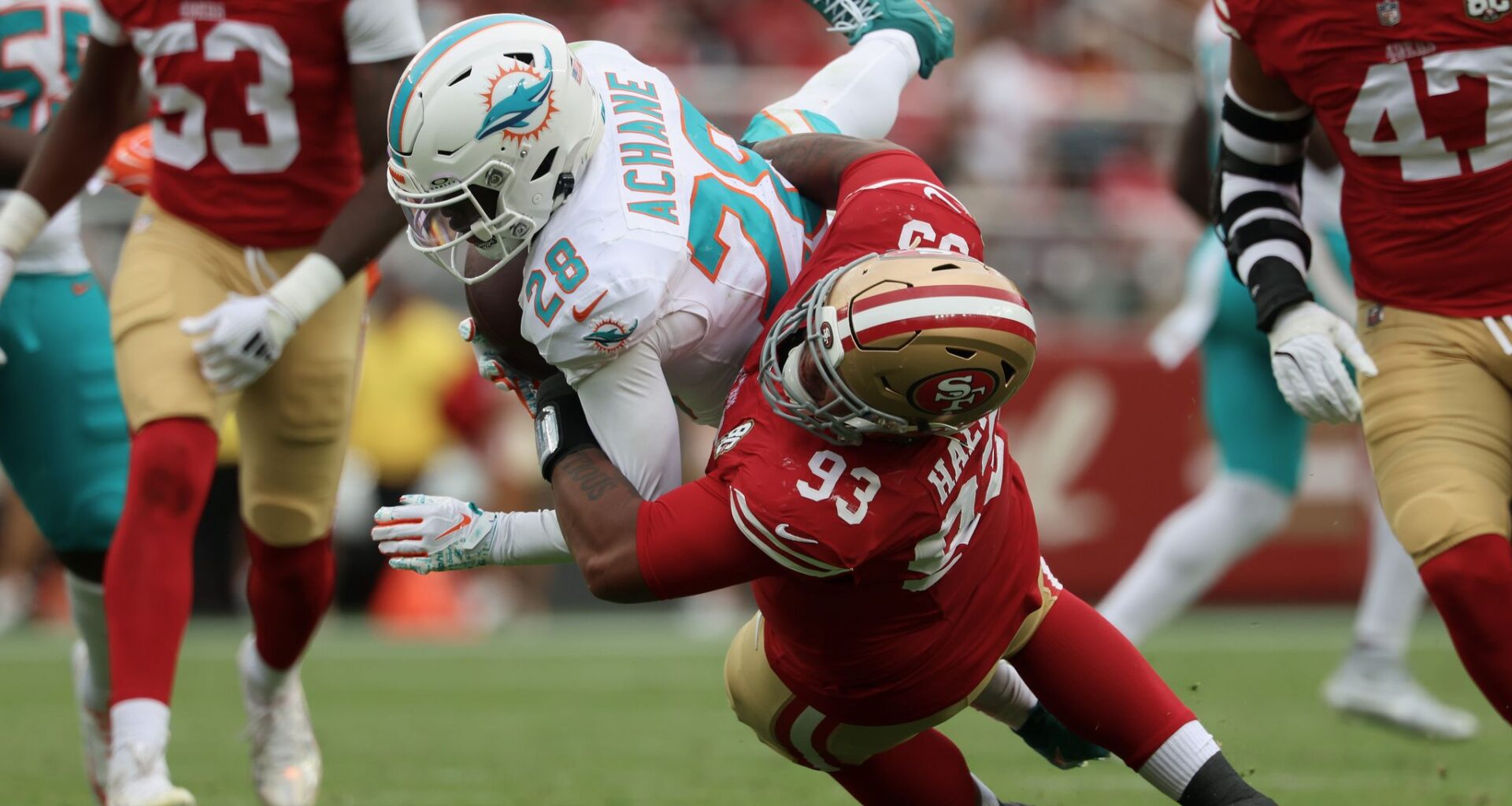 Dolphins lose De'Von Achane to a torn ACL, sidelining him for the season, report says