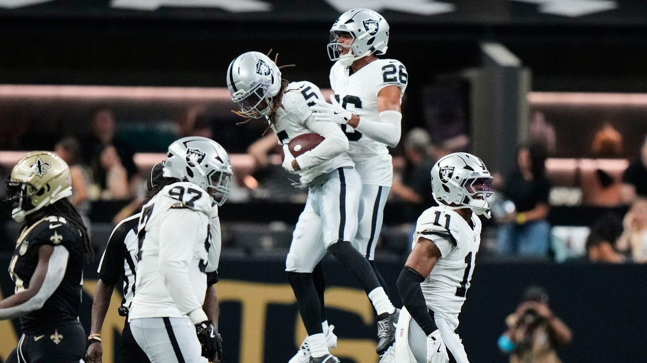 Raiders off to surprising 3-0 start as unbeaten Chiefs set to visit