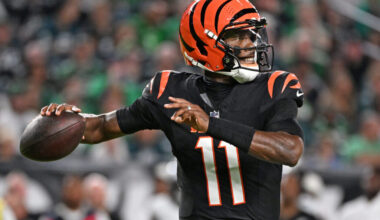 Bengals Bring Back QB Josh Johnson