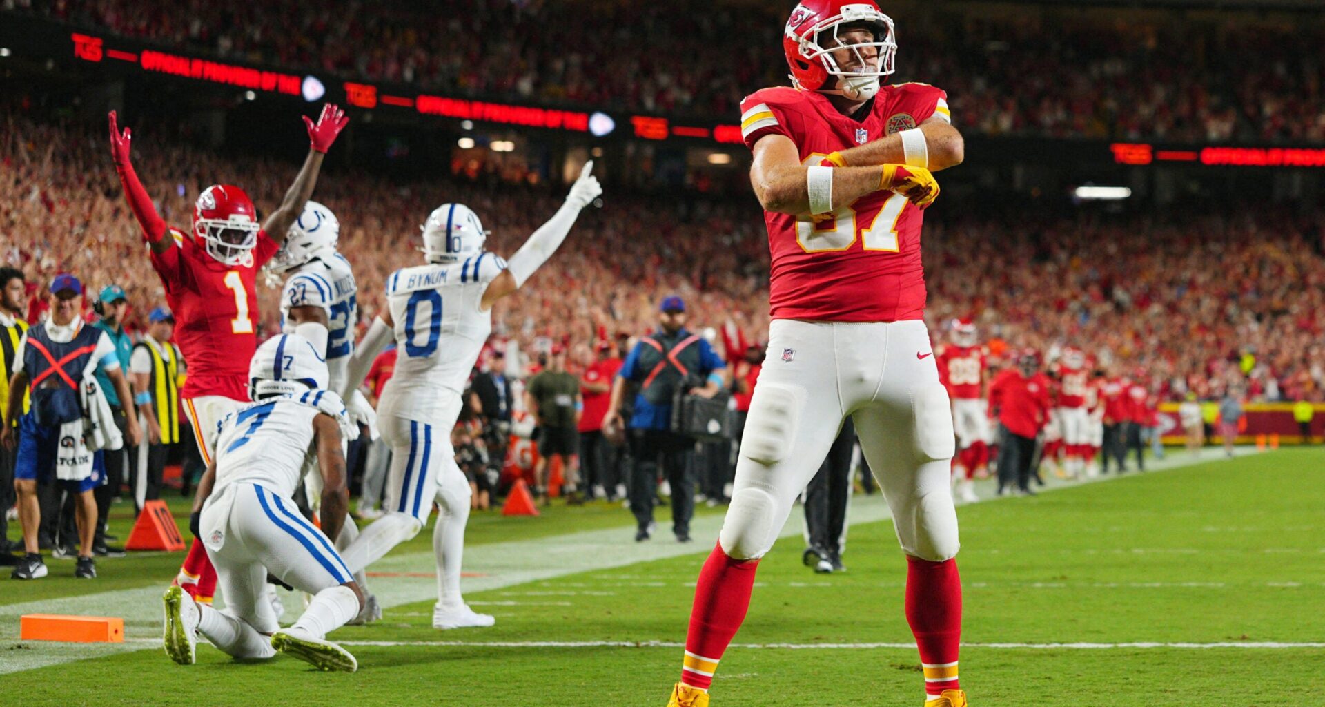 Kansas City Chiefs TE Travis Kelce turned back the clock vs. Indianapolis Colts and made NFL history in the process