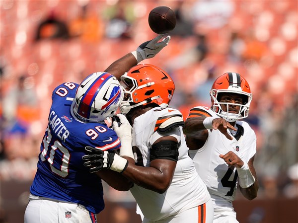 The rebuilding Browns will face off against playoff-aspiring Jaguars