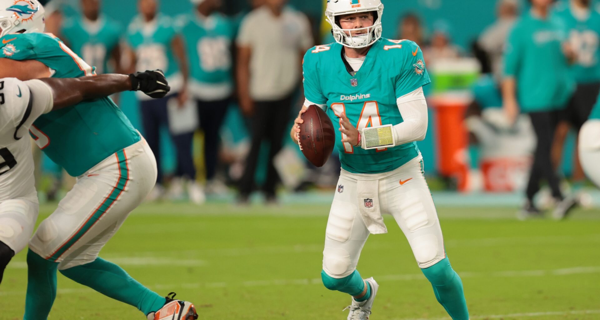 AFC Notes: Tank Dell, Quinn Ewers, Jaguars, Texans, Titans
