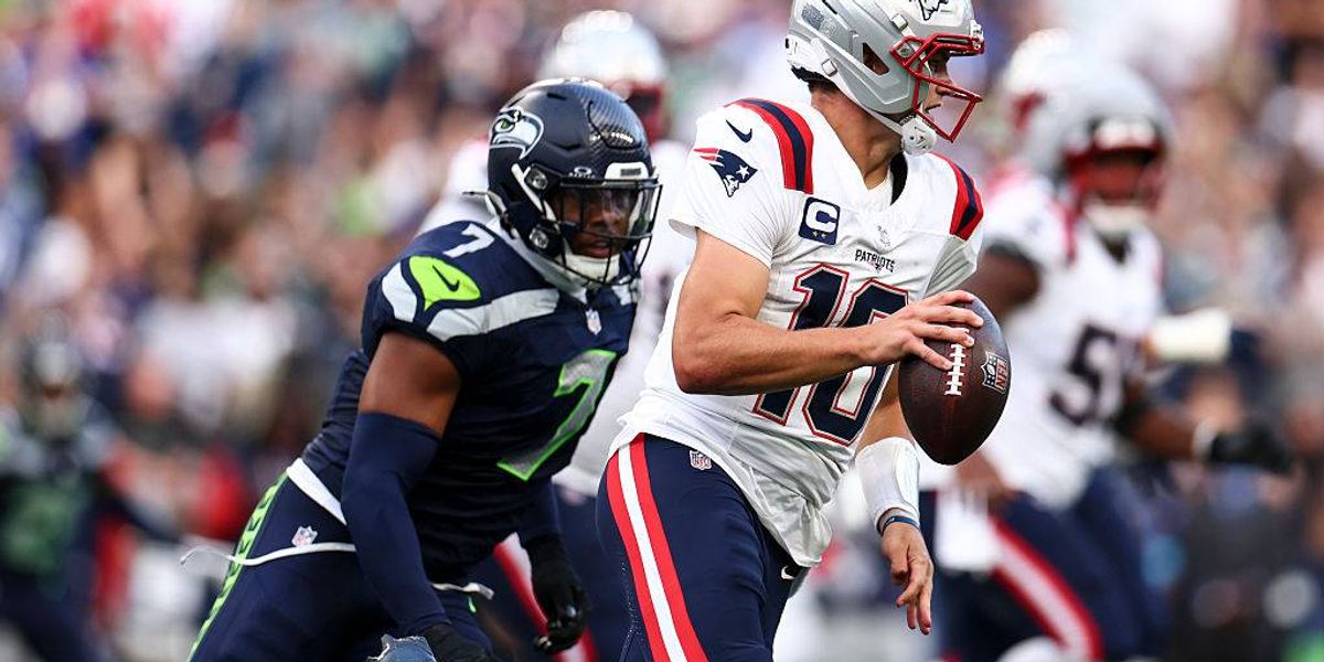 Mike Vrabel sheds light on Drake Maye's late-game decision-making