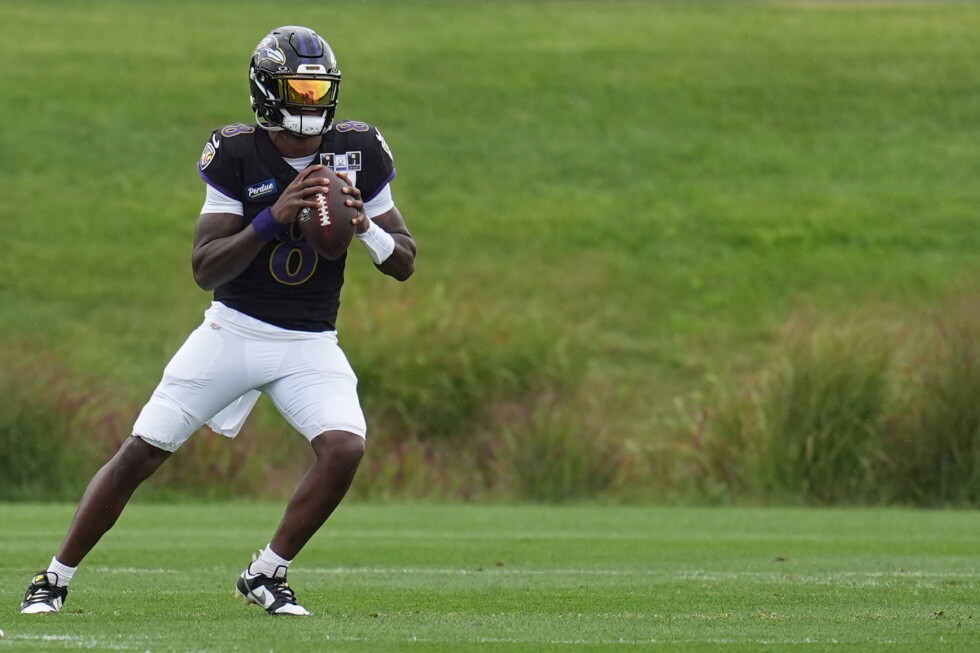 Ravens expect to be back in contention in Minter's first season as coach