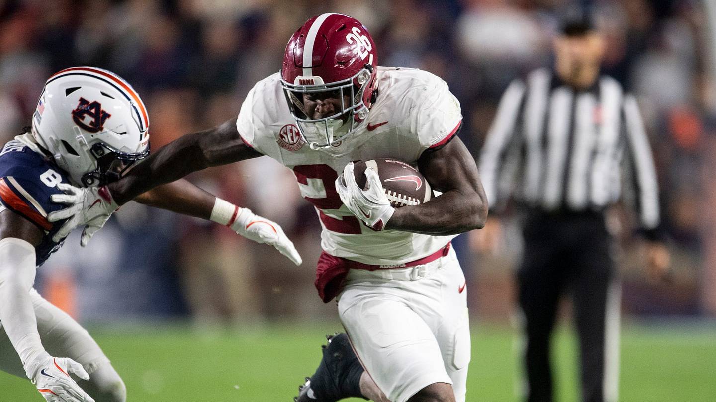 Falcons Waive Former UGA RB, Sign Former Patriots Draft Pick as Replacement