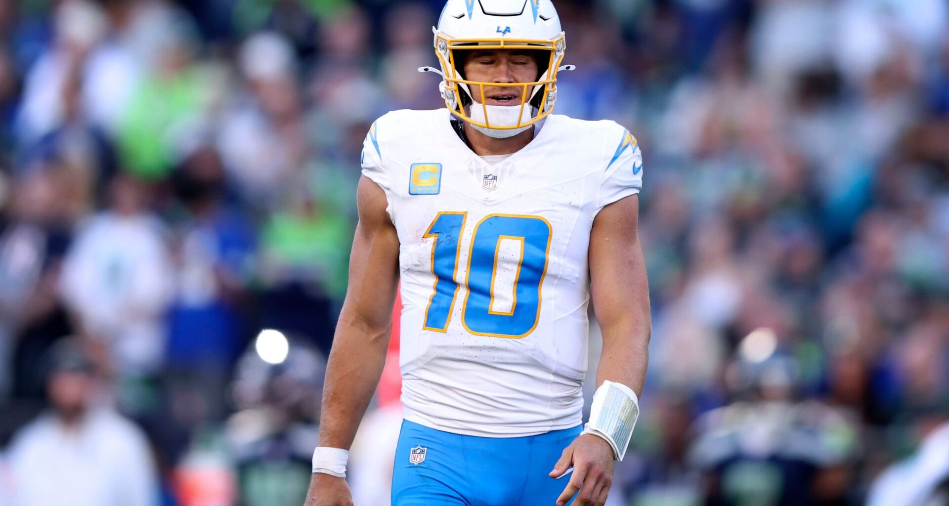 Jim Harbaugh backs Mike McDaniel amid Chargers' struggles on offense during 0-4 start