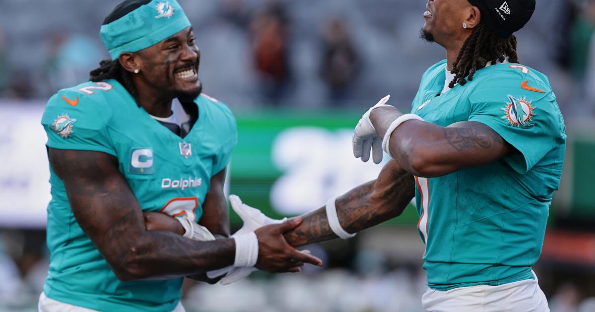 Dolphins want a team built on toughness, Hafley’s first win showed that identity taking shape