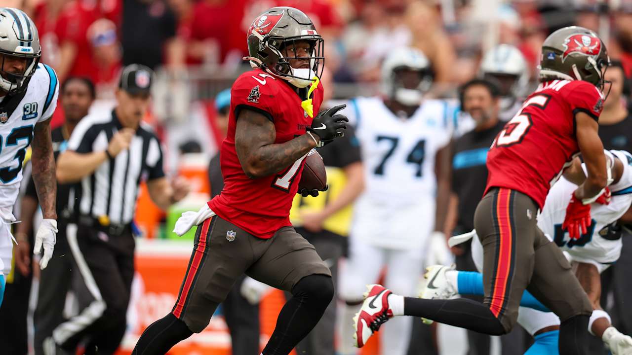 Buccaneers run over Carolina 43-13