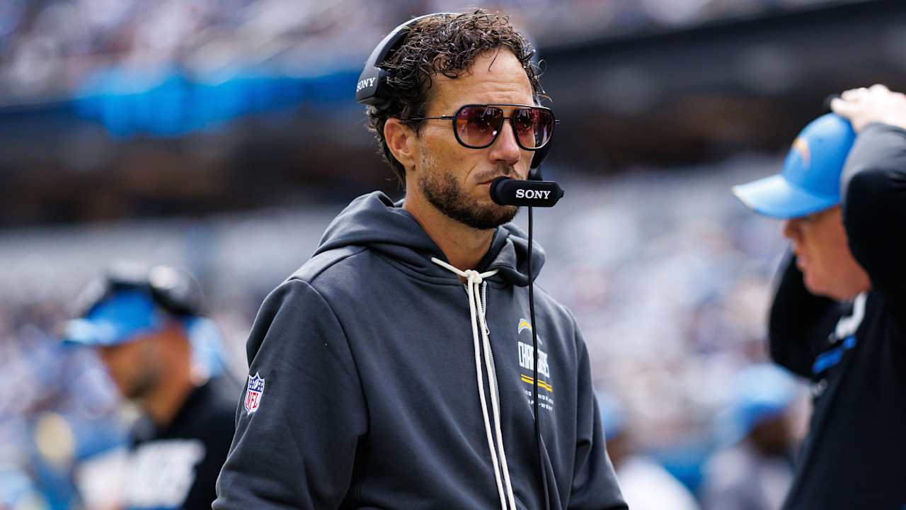 Mike McDaniel takes responsibility for Chargers' poor offense in 0-3 start: 'I'm not living in hope' | Latest NFL News, Analysis & Updates