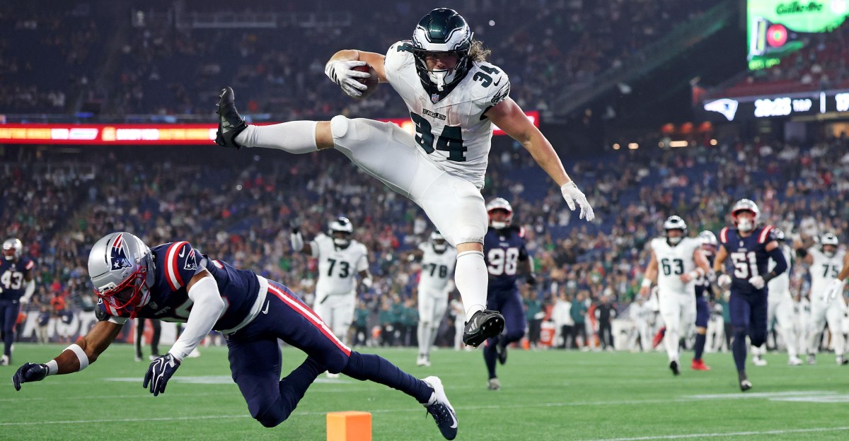 Eagles roster news: Carson Steele and Jake Majors promoted from the practice squad