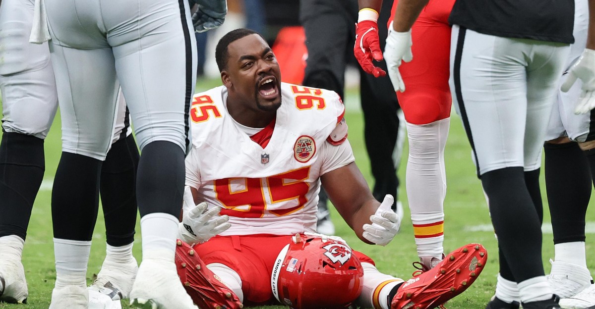 Chris Jones and Joe Cullen get in ‘screaming match’ on Chiefs sideline