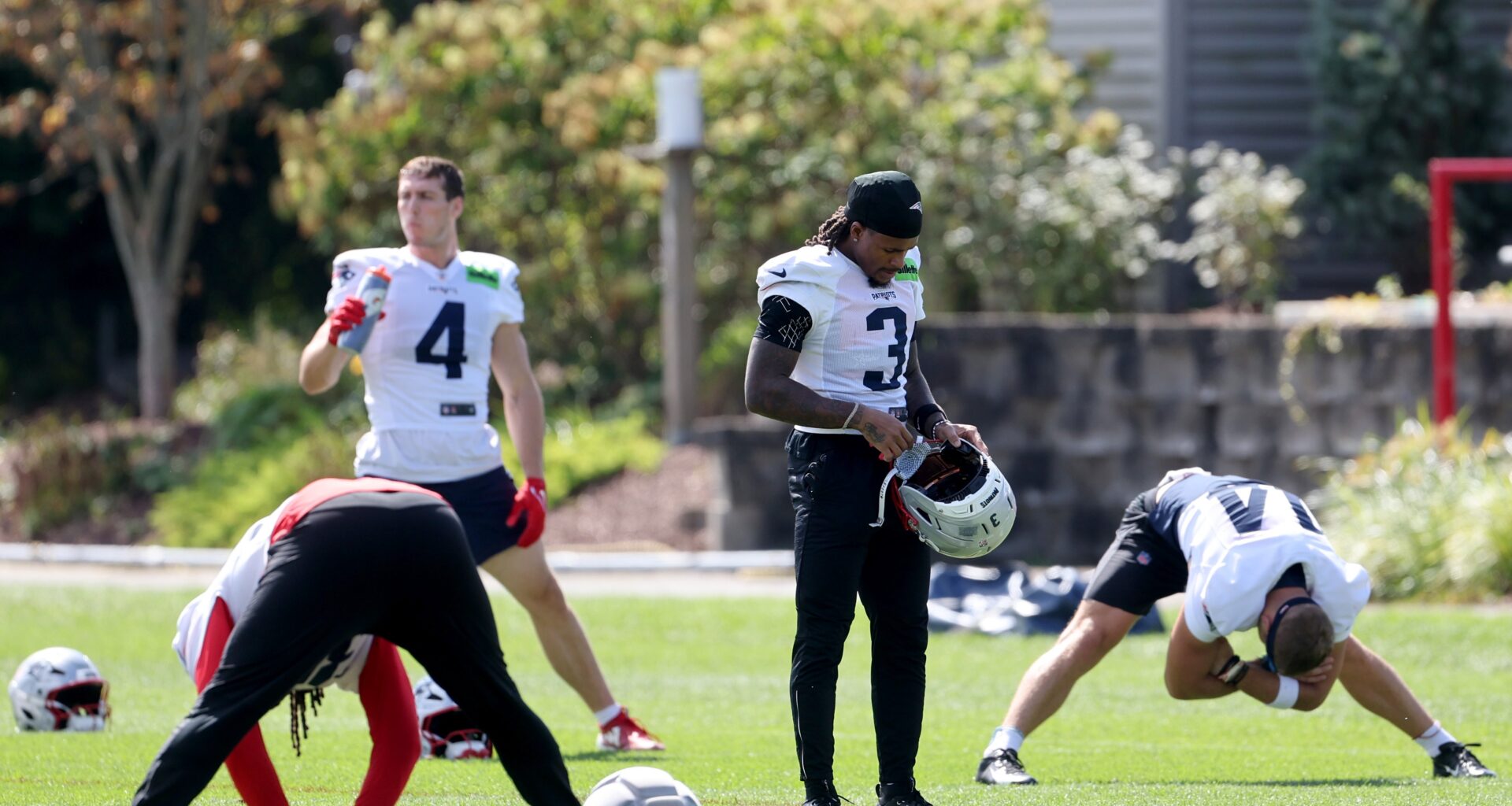 Mike Vrabel hints at potential move for Patriots to acquire wide receiver