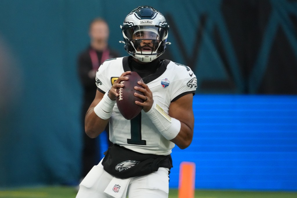 Philadelphia Eagles quarterback Jalen Hurts (1) drops back to pass against the Jacksonville Jaguars.