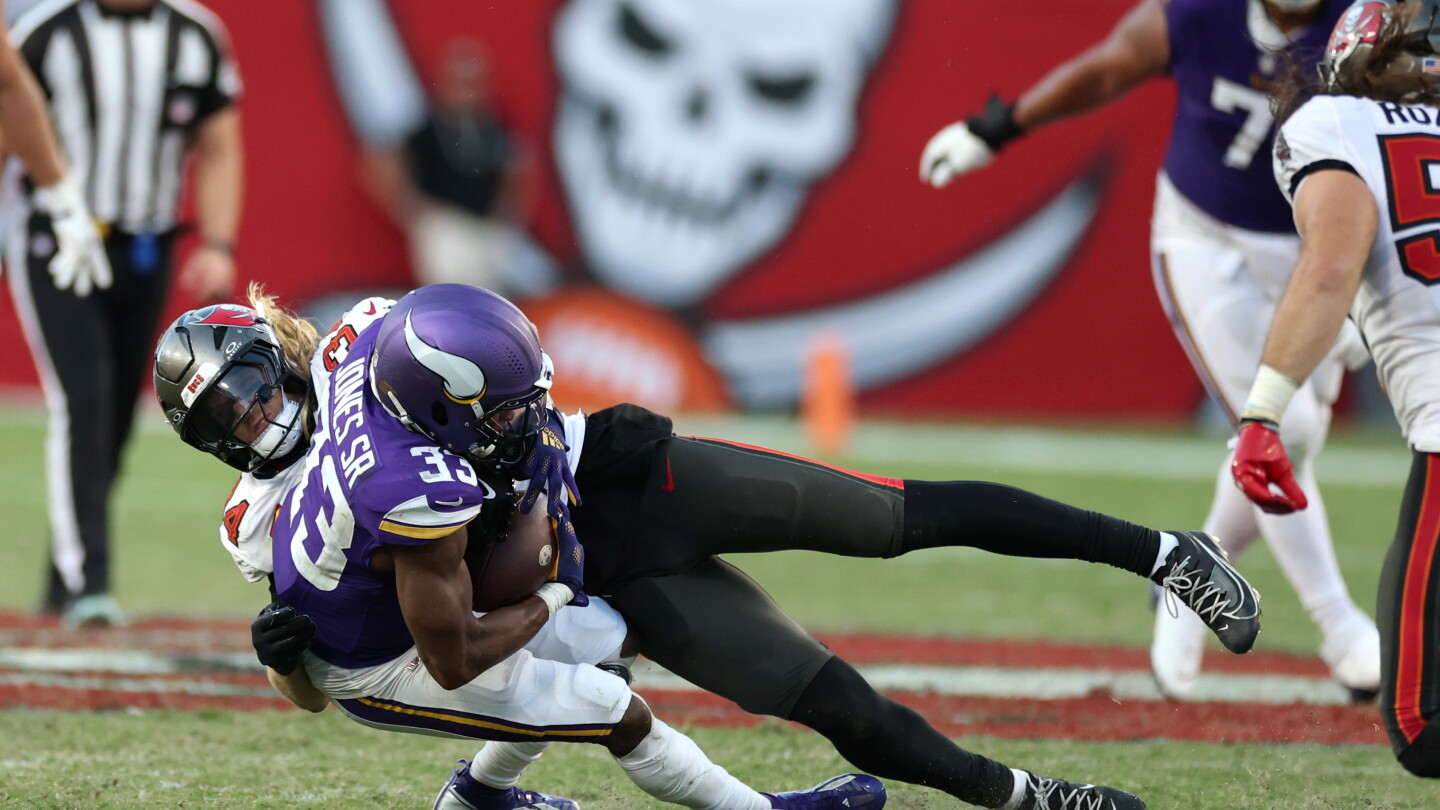 Dolphins vs. Vikings prediction: Odds, expert picks, QB matchup, injury update, betting trends, and stats