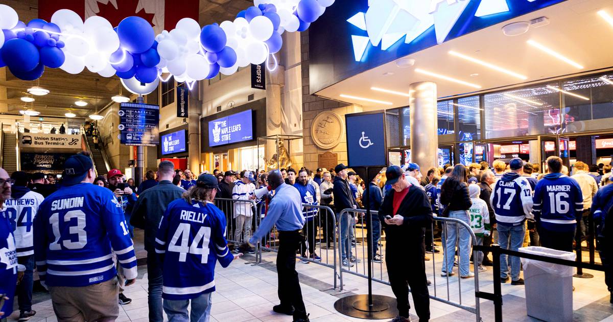 Last-minute Toronto Maple Leafs playoffs tickets are cheaper than you might think