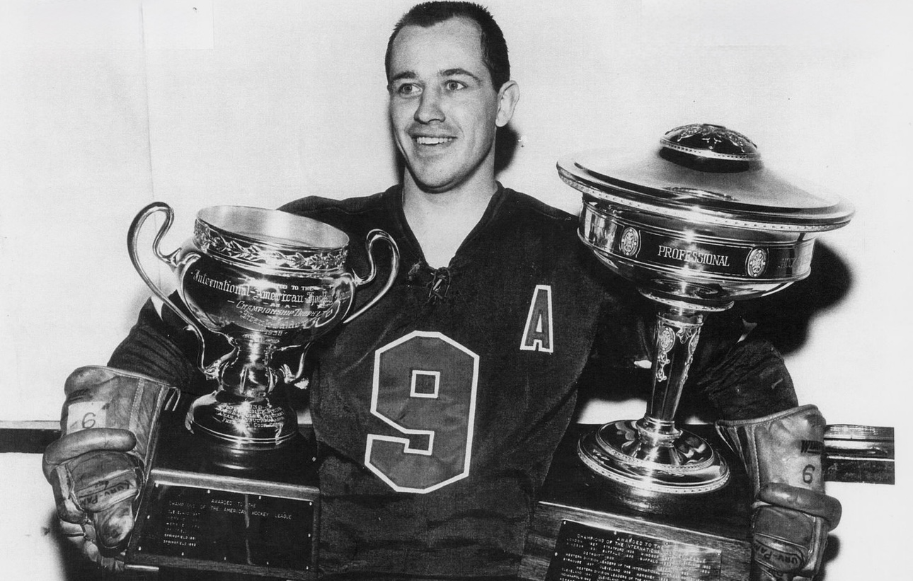 Tragic news strikes as four-time Cup Champion & former New York Rangers forward passes away