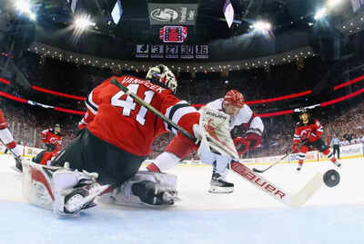 <p><em>Carolina Hurricanes vs New Jersey Devils (via Getty Images)</em></p><p><em><br></em></p> Carolina Hurricanes look to close out New Jersey Devils with 3-1 series advantage