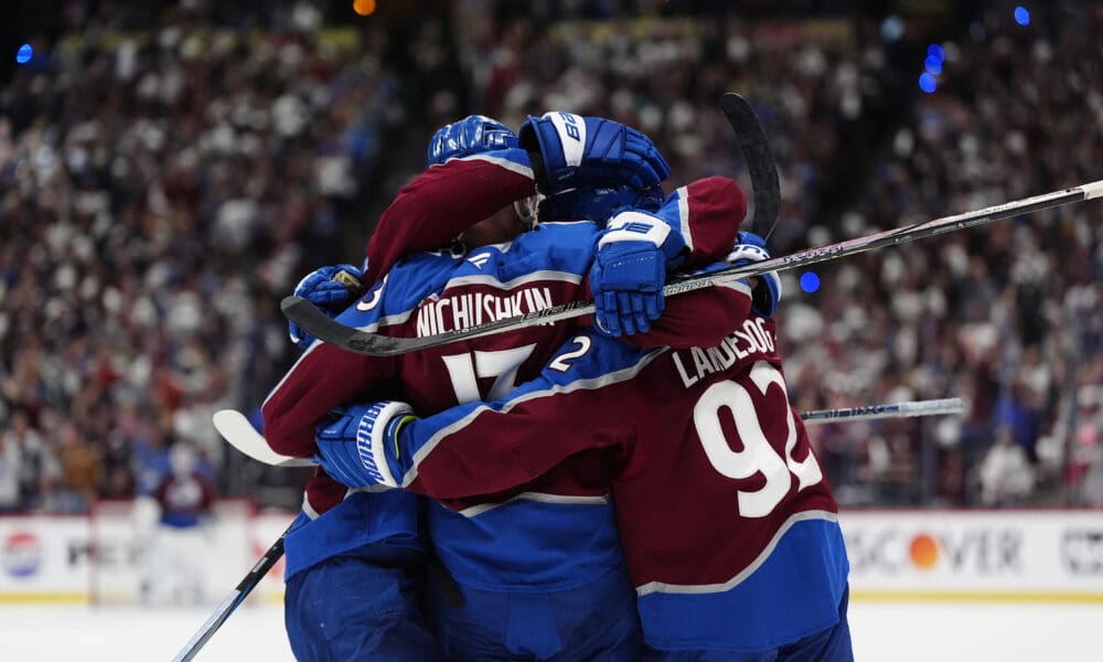 10 Observations: I'm Not Sure How Gabriel Landeskog Is Doing This (+)