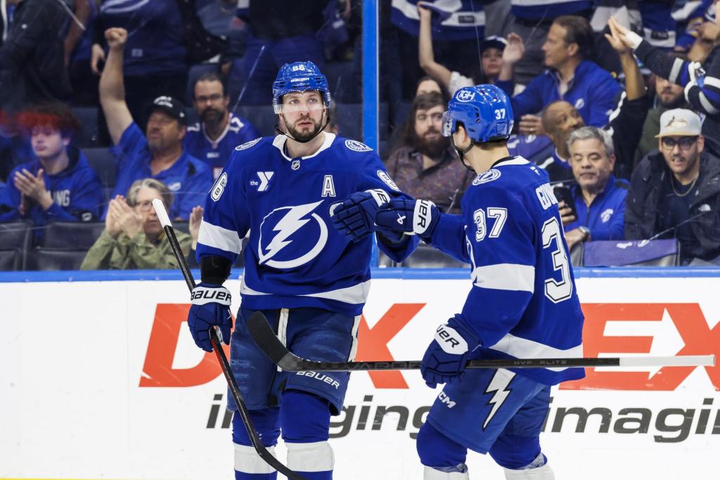 Panthers vs. Lightning NHL playoffs Game 1 odds, prediction