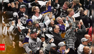Kings welcome back viral harmonica group for game 2 | NHL News