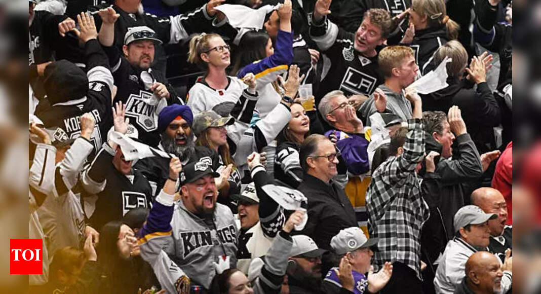 Kings welcome back viral harmonica group for game 2 | NHL News