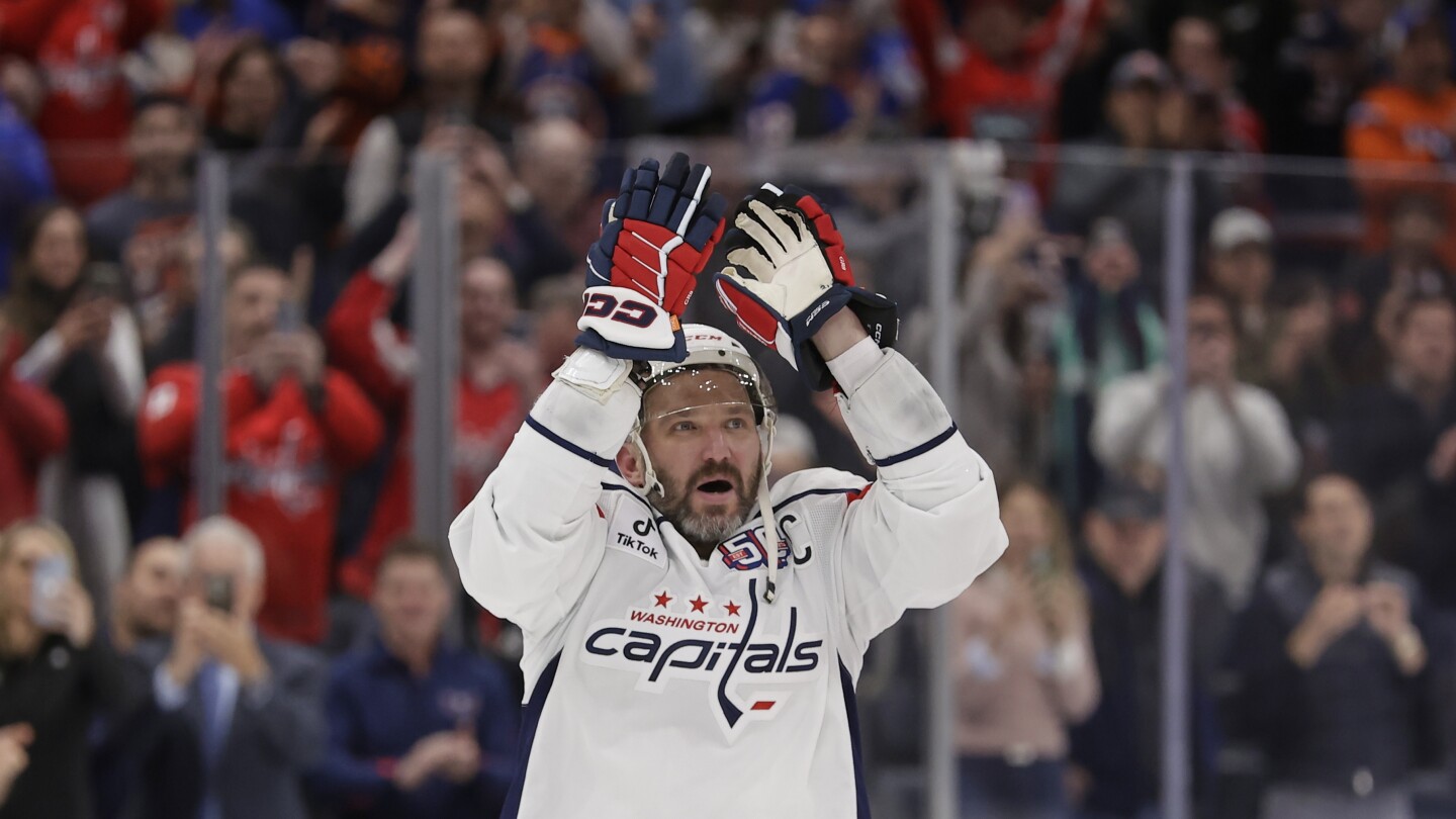 Alex Ovechkin breaks Wayne Gretzky's NHL career goals record