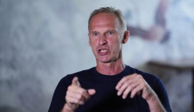 Czech leaders condemn Russian threats against NHL great Dominik Hasek