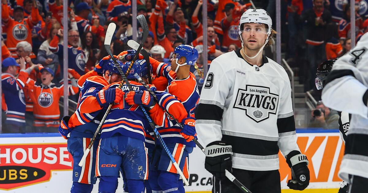 Kings rally before collapsing in third period of Game 3 loss to Oilers