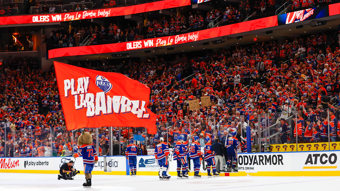 Oilers Fans Chant 'We Want the Cup' in Final Moments of Game 4 Win vs. Stars