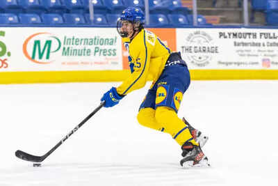 Mock draft sparks surprise with Anton Frondell to Blackhawks