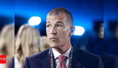 “History is Written by the Victors”: Tampa Bay Lightning GM Julien BriseBois maintains the team’s morale despite their loss in the 2025 Stanley Cup Playoffs | NHL News