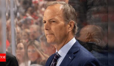 Jon Cooper will remain with the Tampa Bay Lightning following the playoff disaster | NHL News