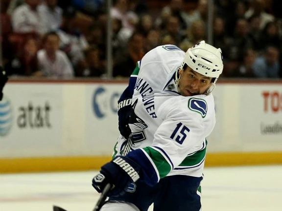 Vancouver Canucks Reportedly Interview one of Their Former Players for Head Coaching Vacancy