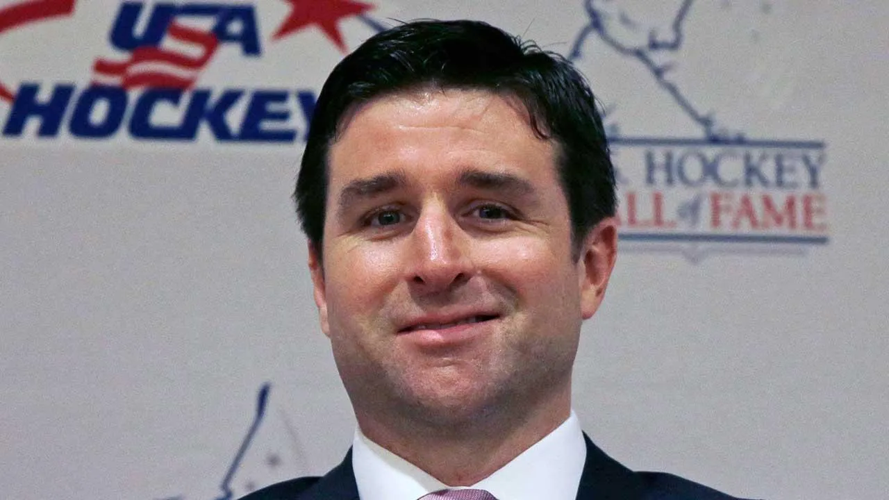 New York Rangers reportedly eyeing longtime divisional rivals head coach