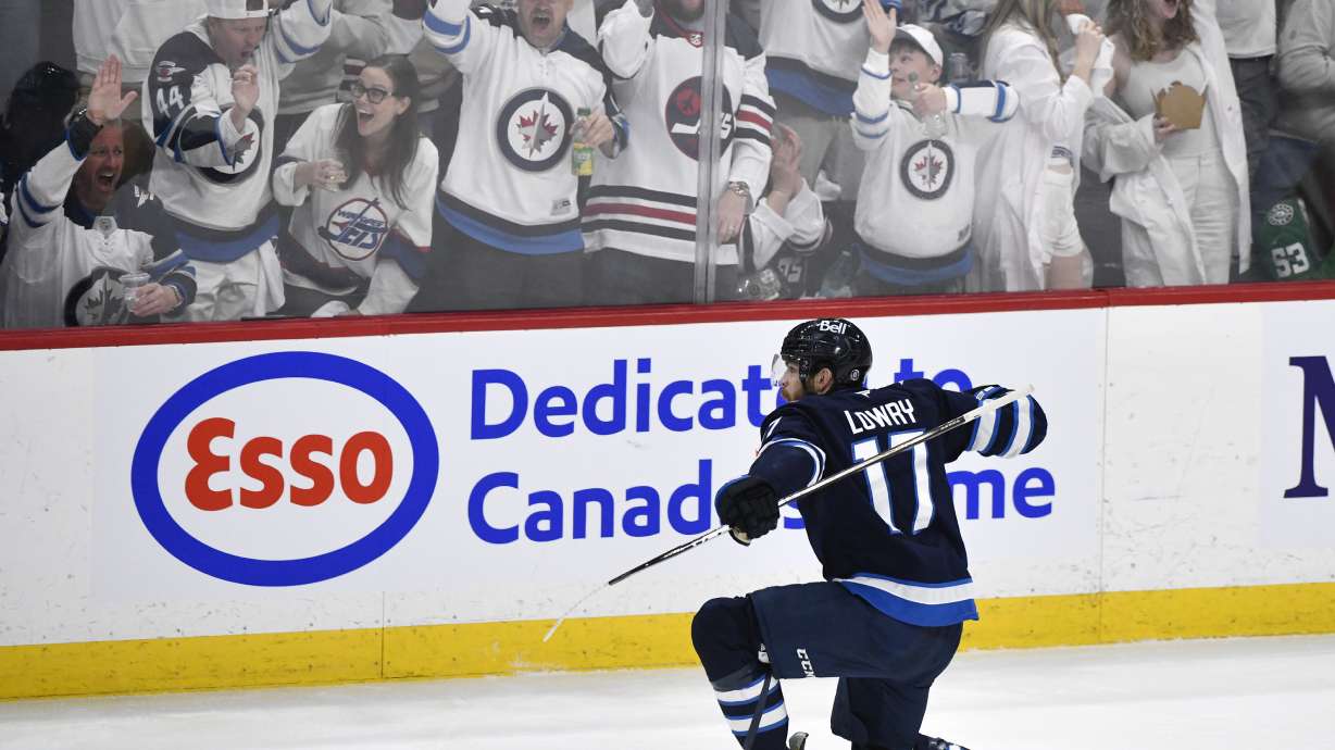 Connor Hellebuyck makes 21 saves, Jets beat Stars 4-0 in Game 2 to tie series
