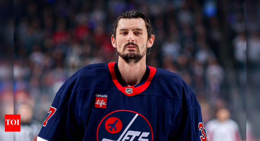 “Isn’t it illegal for you to have a cyborg as your goalie”: Connor Hellebuyck at his 1.000 save percentage against the Dallas Stars