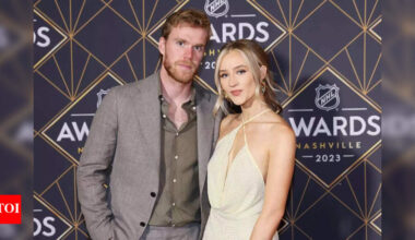 Connor McDavid’s wife Lauren Kyle turns heads with stylish Game 4 outfit during Oilers’ playoff win over Golden Knights | NHL News