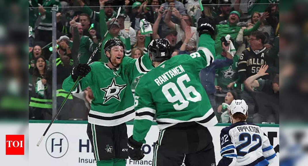 Jets' road playoff skid deepens after Game 4 loss | NHL News