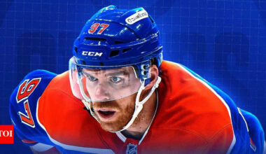 Connor McDavid leads charge as Oilers move one step closer | NHL News