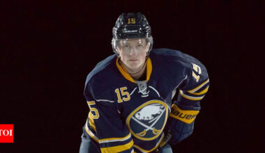 Golden Knights eye contract extension for Jack Eichel after early playoff exit: Report | NHL News